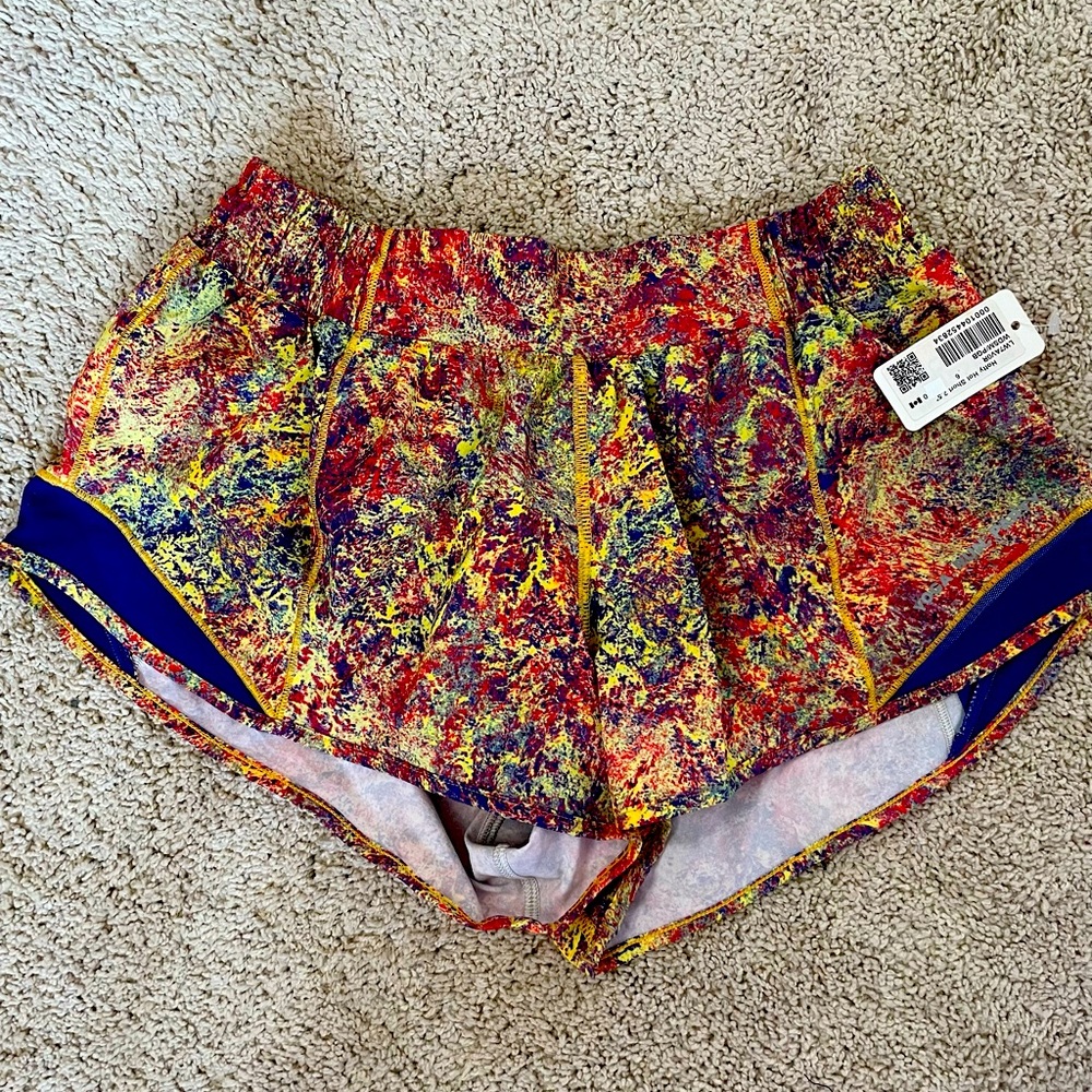 Lululemon Hotty Hot shorts, 2.5 in, size 6